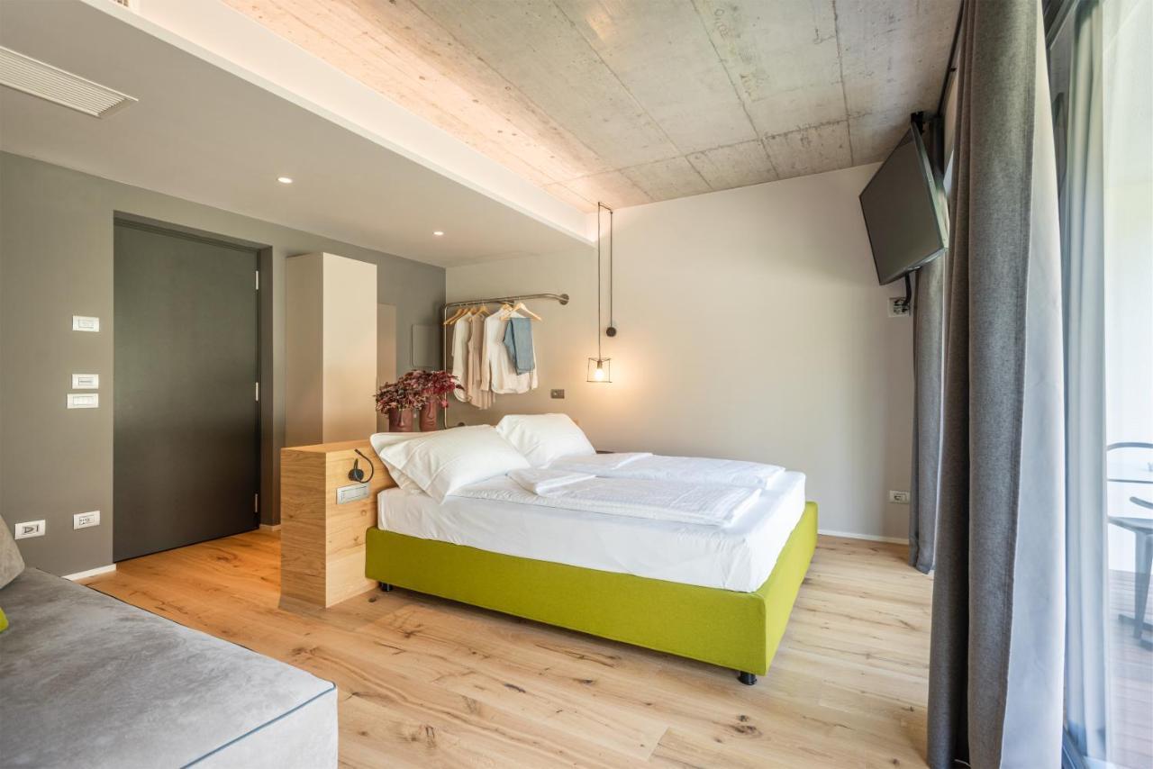 Oleeva Garda Living - Adults Only Acomodação com café da manhã Riva del Garda Exterior foto