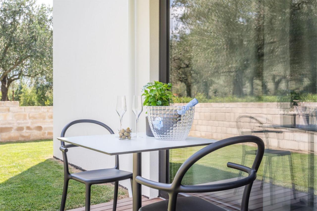 Oleeva Garda Living - Adults Only Acomodação com café da manhã Riva del Garda Exterior foto
