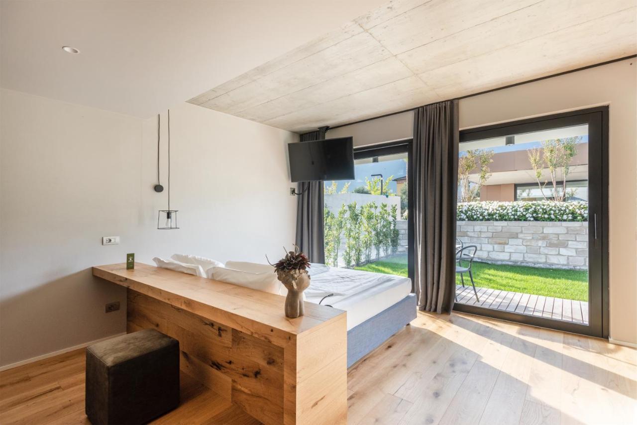 Oleeva Garda Living - Adults Only Acomodação com café da manhã Riva del Garda Exterior foto
