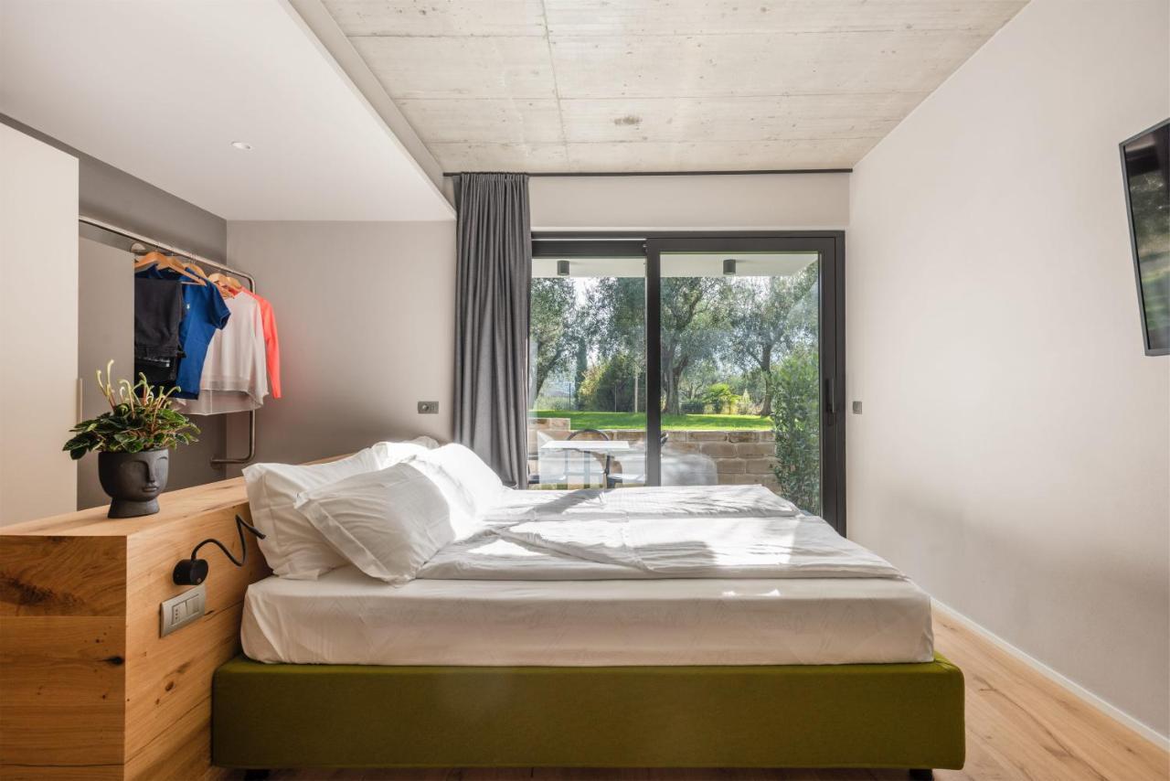 Oleeva Garda Living - Adults Only Acomodação com café da manhã Riva del Garda Exterior foto